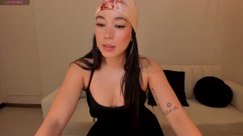 Snapshot of zarakafruni chatting on 06.15.26 Zara online show from 06.15.26