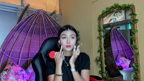 Snapshot of zaralim chatting on 01.27.25 Zara Lim online show from 01.27.25
