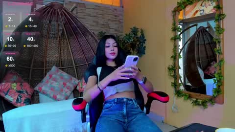 Snapshot of zaralim chatting on 02.05.25 Zara Lim online show from 02.05.25