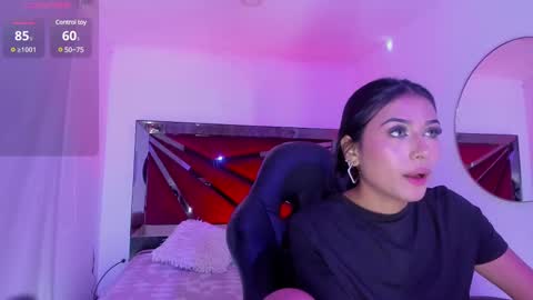 Snapshot of zaralim chatting on 02.12.25 Zara Lim online show from 02.12.25