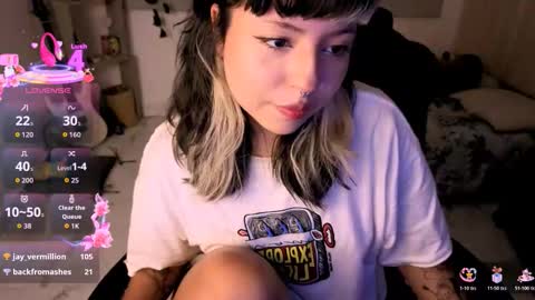 Snapshot of zaramuley chatting on 11.14.25 Zara muley online show from 11.14.25