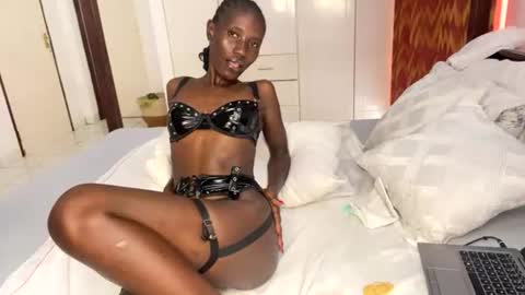 Snapshot of zaria_amara chatting on 07.21.26 zaria_amara online show from 07.21.26
