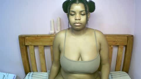Snapshot of zariamonet chatting on 06.19.26 zariamonet online show from 06.19.26
