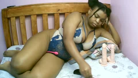 Snapshot of zariamonet chatting on 06.28.26 zariamonet online show from 06.28.26