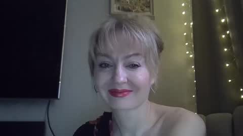 Snapshot of zarinaswift chatting on 01.19.26 Zarina Swift online show from 01.19.26