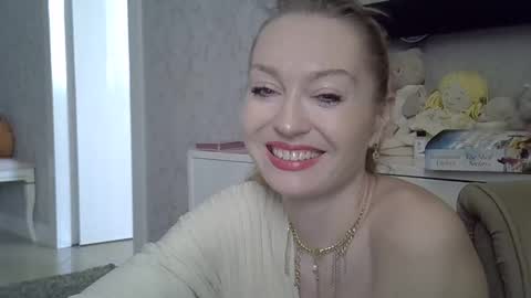 Snapshot of zarinaswift chatting on 02.22.26 Zarina Swift online show from 02.22.26