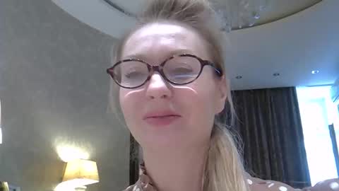 Snapshot of zarinaswift chatting on 05.15.26 Zarina Swift online show from 05.15.26