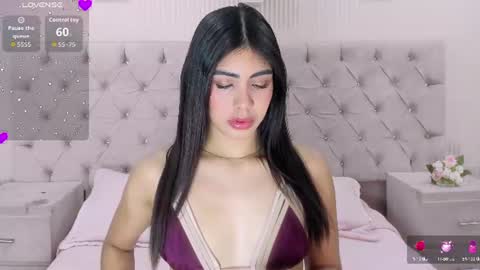 Snapshot of zarinawynne chatting on 06.18.26 Zarina Waynne online show from 06.18.26