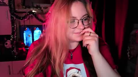 Snapshot of zayarush chatting on 12.21.25 zayarush online show from 12.21.25