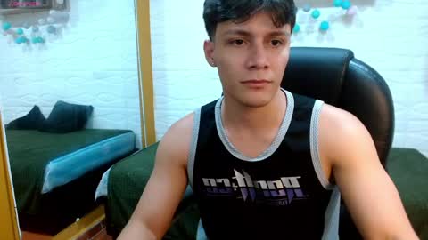 Snapshot of zayn_clausen chatting on 05.27.26 zayn_clausen online show from 05.27.26