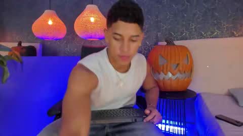 Zayn Cross online show from 10.21.25