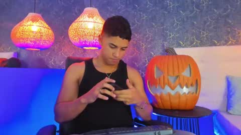 Zayn Cross online show from 10.24.25