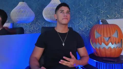 Zayn Cross online show from 10.28.25