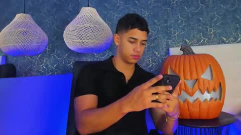 Zayn Cross online show from 10.29.25