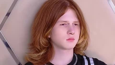 Snapshot of zaynginger chatting on 02.05.26 ZAYN online show from 02.05.26