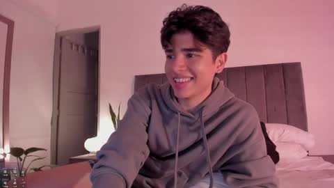 Snapshot of zayotto chatting on 02.14.26 Hii im Zay. I save money for education. PVT Open. online show from 02.14.26