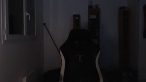 Snapshot of zazou3113 chatting on 01.02.25 Grizzly Bear online show from 01.02.25