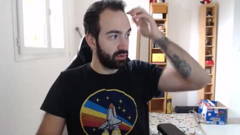 Snapshot of zazou3113 chatting on 01.19.25 Grizzly Bear online show from 01.19.25