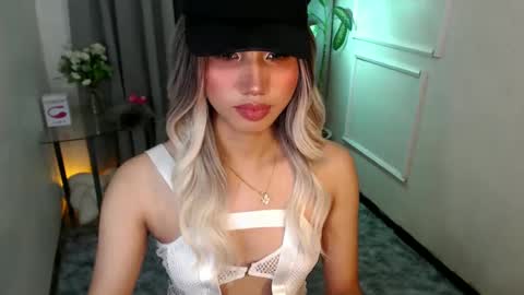 zelainalovetocum online show from 02.17.25