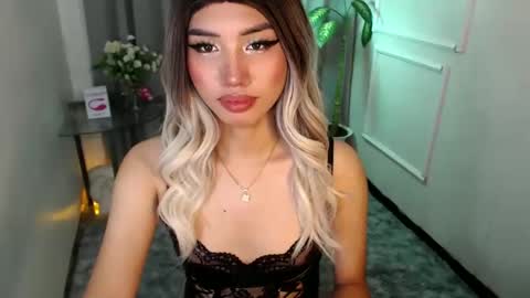zelainalovetocum online show from 02.22.25