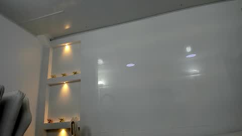 Zenda Evans online show from 02.02.26