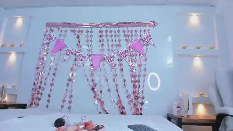 Zenda Evans online show from 02.10.26