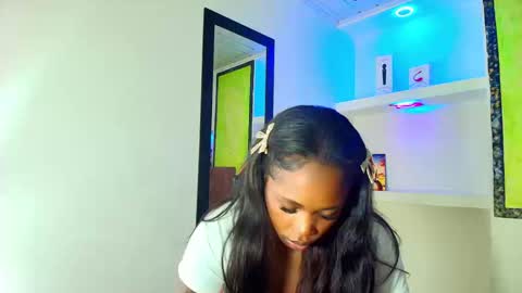 Snapshot of zendaya_wilson1 chatting on 09.19.25 Zendaya Wilson online show from 09.19.25