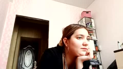 Snapshot of zeniabrossoit chatting on 04.22.26 zeniabrossoit online show from 04.22.26