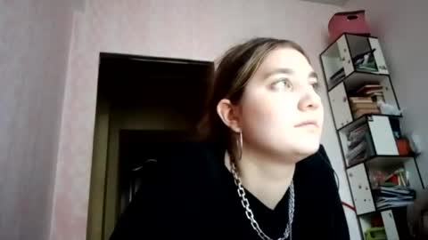 Snapshot of zeniabrossoit chatting on 04.24.26 zeniabrossoit online show from 04.24.26