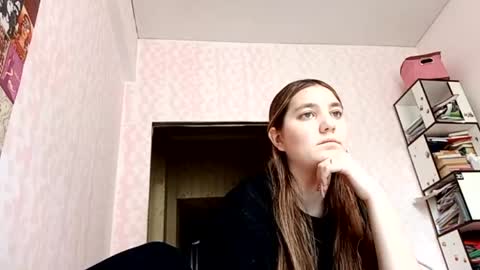 Snapshot of zeniabrossoit chatting on 04.28.26 zeniabrossoit online show from 04.28.26
