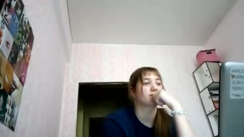 Snapshot of zeniabrossoit chatting on 05.15.26 zeniabrossoit online show from 05.15.26