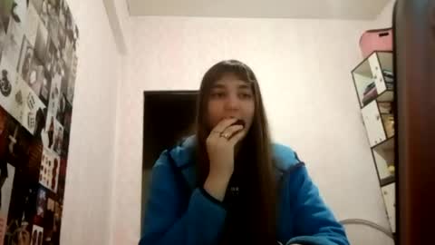 Snapshot of zeniabrossoit chatting on 05.25.26 zeniabrossoit online show from 05.25.26