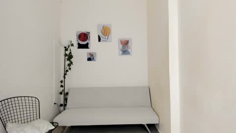 Snapshot of zenith_glow chatting on 01.19.26 Zenith online show from 01.19.26