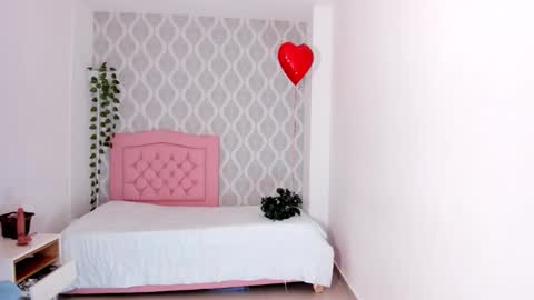 Snapshot of zenith_glow chatting on 02.05.26 Zenith online show from 02.05.26