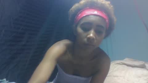 Snapshot of zeolineess chatting on 10.22.25 zeolineess online show from 10.22.25