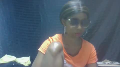 Snapshot of zeolineess chatting on 10.30.25 zeolineess online show from 10.30.25