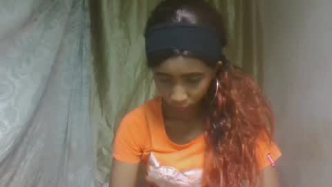 Snapshot of zeolineess chatting on 11.10.25 zeolineess online show from 11.10.25