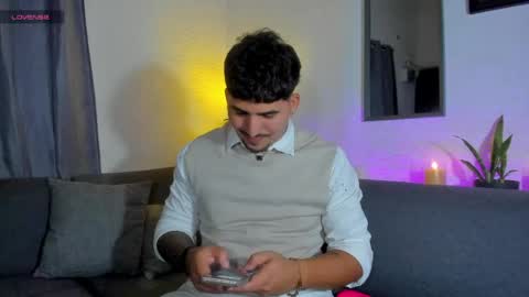 Snapshot of zereff_ chatting on 05.24.26 zeref online show from 05.24.26