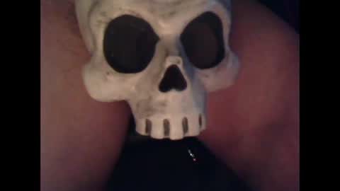 Snapshot of zeroandhero chatting on 02.01.25 zero online show from 02.01.25