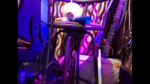 Snapshot of zeroandhero chatting on 12.21.25 zero online show from 12.21.25