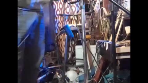 Snapshot of zeroandhero chatting on 12.22.25 zero online show from 12.22.25