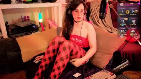 Snapshot of zesty_peach chatting on 07.22.26 zesty_peach online show from 07.22.26