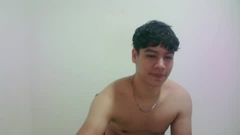 Snapshot of zeus_183 chatting on 04.25.26 zeus_183 online show from 04.25.26