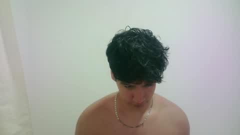 Snapshot of zeus_183 chatting on 05.19.26 zeus_183 online show from 05.19.26
