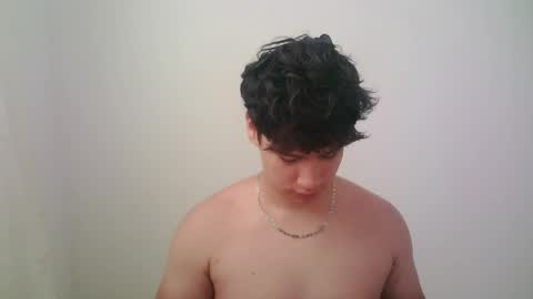 Snapshot of zeus_183 chatting on 05.20.26 zeus_183 online show from 05.20.26