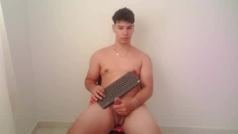 Snapshot of zeus_183 chatting on 05.29.26 zeus_183 online show from 05.29.26