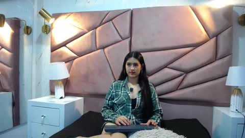 Snapshot of zhilakya chatting on 12.17.25 Zhilakya online show from 12.17.25