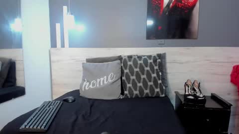 Snapshot of zhiratowers chatting on 01.17.25 zahira online show from 01.17.25