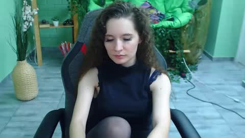 zianichols online show from 02.11.25