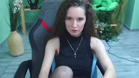 zianichols online show from 02.22.25